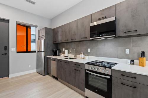 Pretty Rola 304 Luxury Apt w King Bed Central Area in Fort Lauderdale, USA