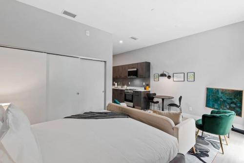 Pretty Rola 304 Luxury Apt w King Bed Central Area in Fort Lauderdale, USA