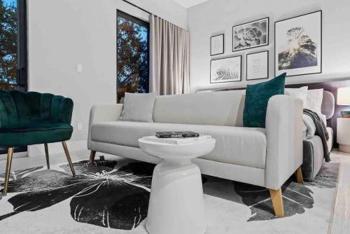 Pretty Rola 303 Signature Apartment w King Bed Brand new and Central Location in Fort Lauderdale, USA