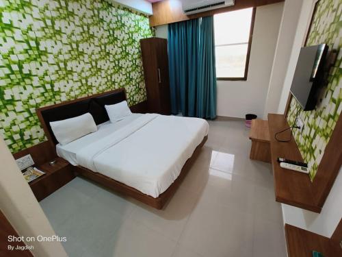 1 queen bed