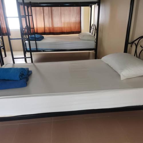 Haadrin Village Mixed Dorm, Ko Phangan