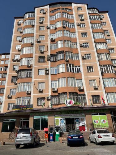 Unterkunft von außen, Flamingo in Dushanbe
