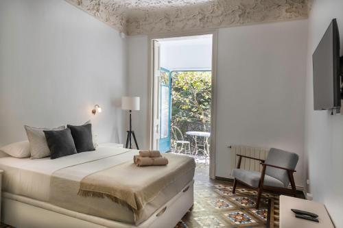 Superior Double Room image 9