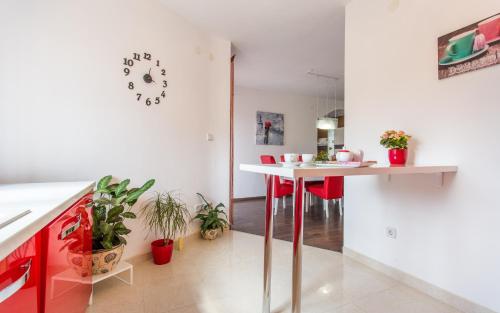 Two-Bedroom Apartment with Terrace and Sea View image 8