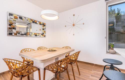 Four-Bedroom Holiday Home image 9