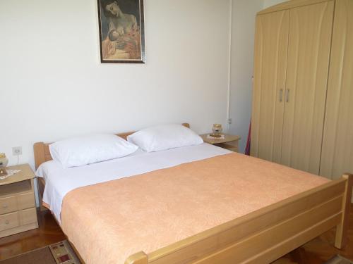 One-Bedroom Apartment with Balcony and Sea View image 10