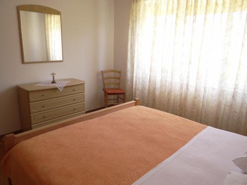 One-Bedroom Apartment with Balcony and Sea View image 9