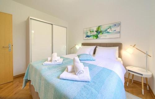 Two-Bedroom Apartment with Terrace and Sea View image 10