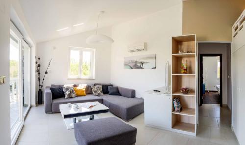 Apartments with parking space Vantacici, Krk - 19292 in Turcic