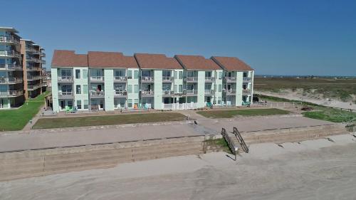 El Constante 111 by Padre Escapes - image 13