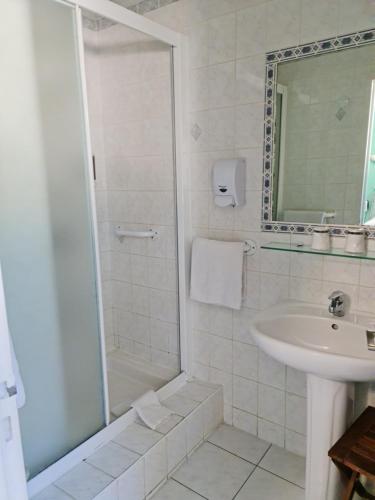 Carry Hotel - main image