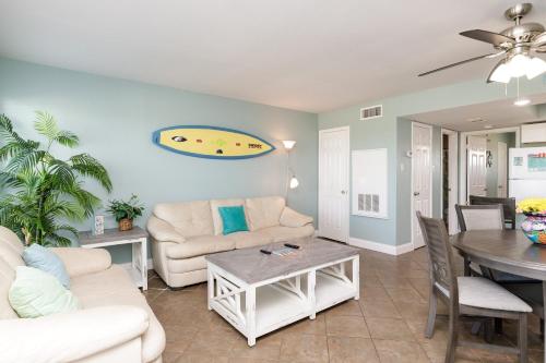 El Constante 123 by Padre Escapes - image 13