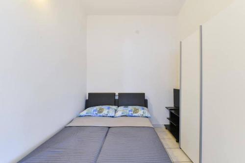 Two-Bedroom Apartment with Terrace image 5
