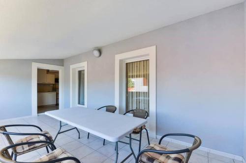 Two-Bedroom Apartment with Terrace image 2