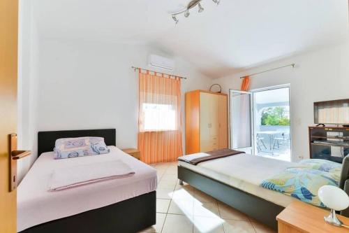 One-Bedroom Apartment with Terrace room in Apartments with parking space Sabunike Zadar - 19430