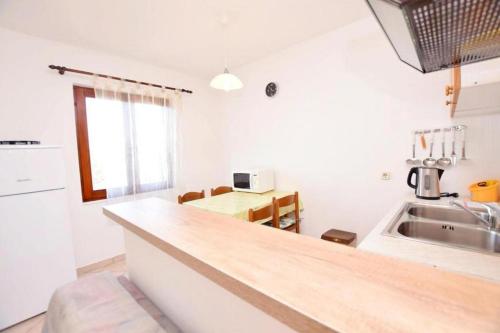 One-Bedroom Apartment with Terrace image 4