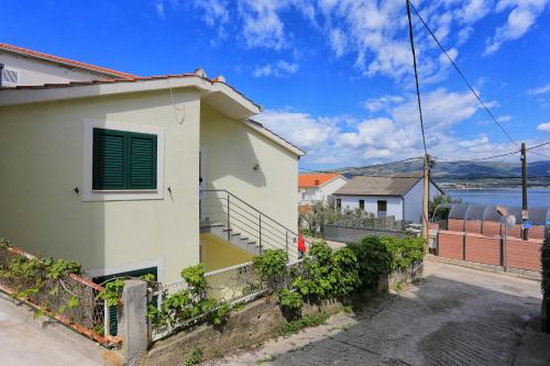 Apartments by the sea Arbanija, Ciovo - 19576