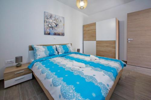 Two-Bedroom Apartment with Balcony image 10