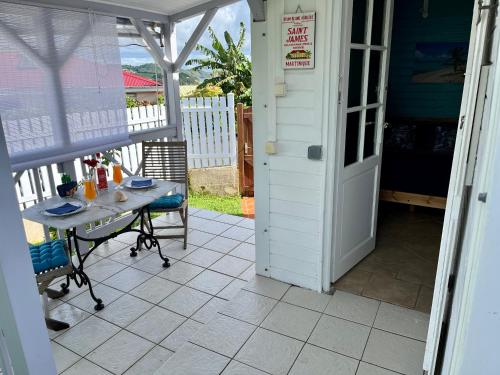 Faciliteiten, Bungalow avec piscine in Sainte-Marie