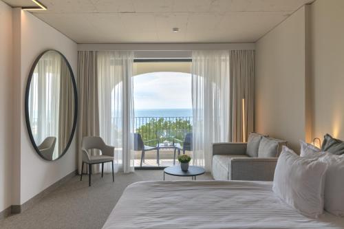 Superior Twin Room with Balcony and Sea View