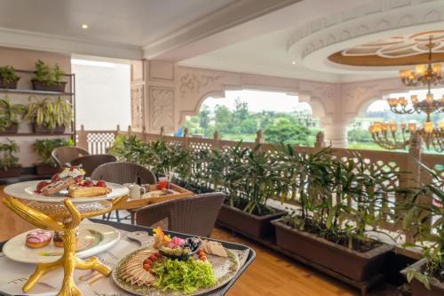 อาหารและเครื่องดื่ม, แอลพี วิลาส (LP Vilas) in ซุดโฮวาลา