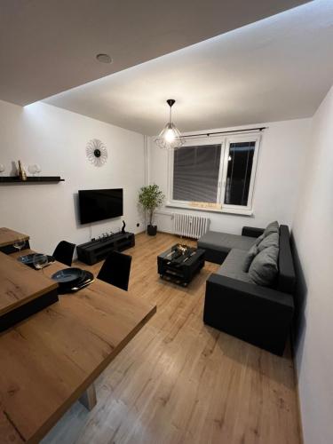 บริการและสิ่งอำนวยความสะดวก, Spaní na paletách kousek od centra Hradce Králové (Spani na paletach kousek od centra Hradce Kralove) in ฮราเด็ค คราลอเว