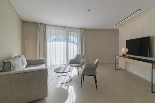 Studio with Garden View