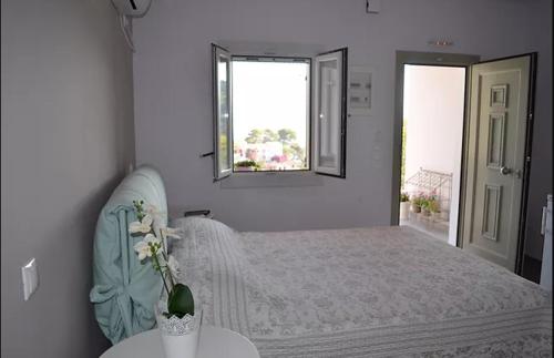 Romanza Studios, Asos (fotografie 2)