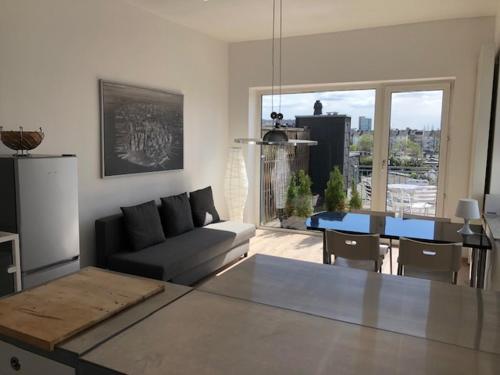 studio b - Sunny City Business Apartment with roof-top terrace for 2-4 guests, Düsseldorf (photo 6)