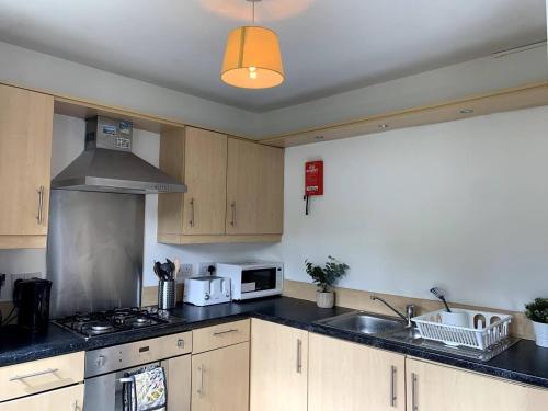Modern 2 bedroom flat with free parking in Cambuslang, Glasgow, Glasgow (photo 4)