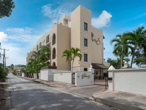 المنظر الخارجي, Wonderful 1-bed condo, 2min walk to beach & more in Bridgetown