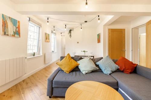 Central, Bright 2 Bed Flat, Edinburgh (photo 8)