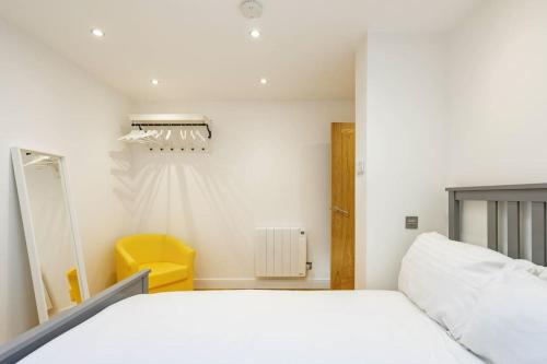 Central, Bright 2 Bed Flat, Edinburgh (photo 10)