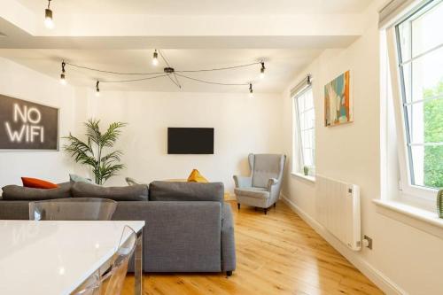 Central, Bright 2 Bed Flat, Edinburgh (photo 7)
