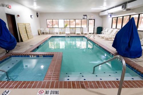 Comfort Inn & Suites Near Medical Center - image 4