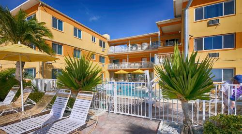 Page Terrace Beachfront Hotel - 숙소 외관