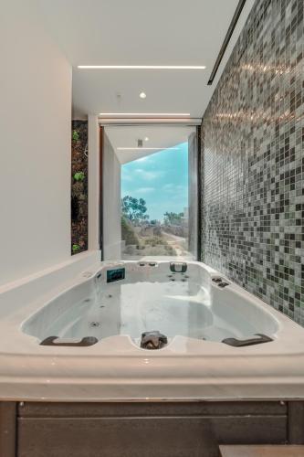 สปา, Periyiali Konnos Villas Beach Resort in โพรทาราส