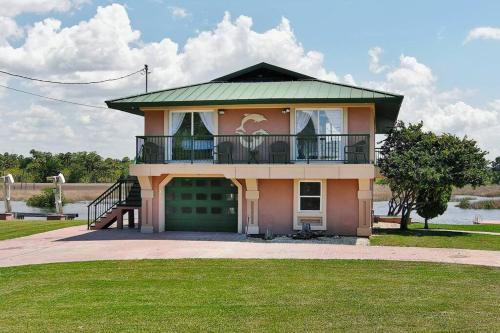 Exterior view, Cozy 3 BR Vacation Home for Your Fishin Adventures in Hudson (FL)
