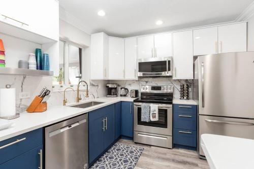 Beautiful Pompano Beach retreat! Salt water pool! in Pompano Beach, USA