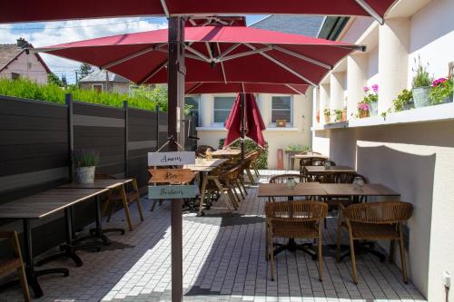 LOGIS - Hotel Restaurant Du Canard in Hangest-sur-Somme