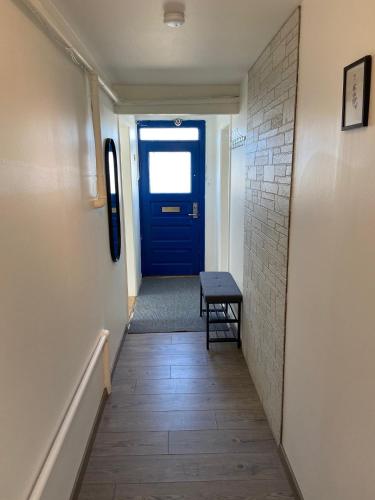 The Little Guesthouse Downtown - Keflavik Airport in เคฟลาวิค ซิตี้ เซ็นเตอร์