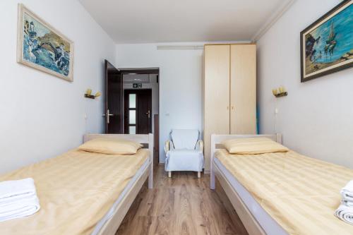 Apartment Pjescana Uvala 7349a - image 4