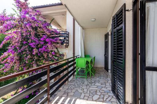 Apartment Pjescana Uvala 7349a - image 3