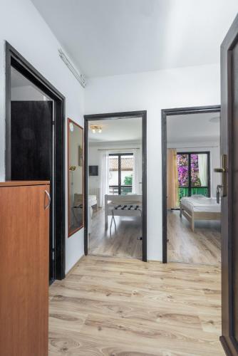 Apartment Pjescana Uvala 7349a - image 12
