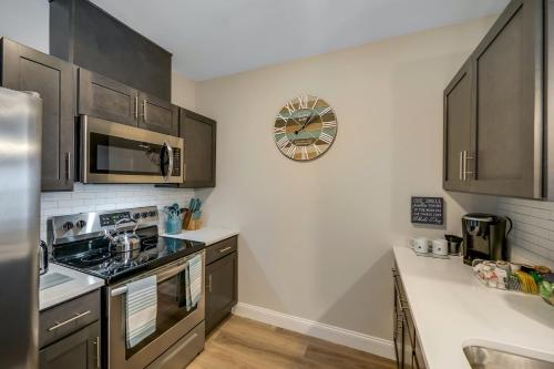 Cozy King Bed-Free Parking! Easy Ride to NYC in Newark, USA