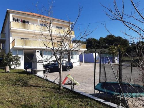 Family friendly apartments with a swimming pool Bibinje, Zadar - 19774 - Location saisonnière - Bibinje