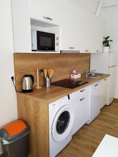 One-Bedroom Apartment with Terrace image 6