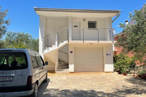 Apartments by the sea Tkon, Pasman - 19914 - Tkon