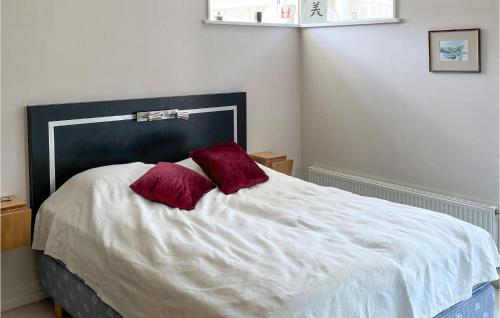 2 Bedroom Gorgeous Home In Tived in Tived
