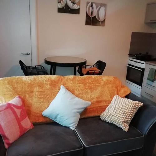 Carvetii - Norman House - 2nd floor, 1 bedroom flat in Бонесс